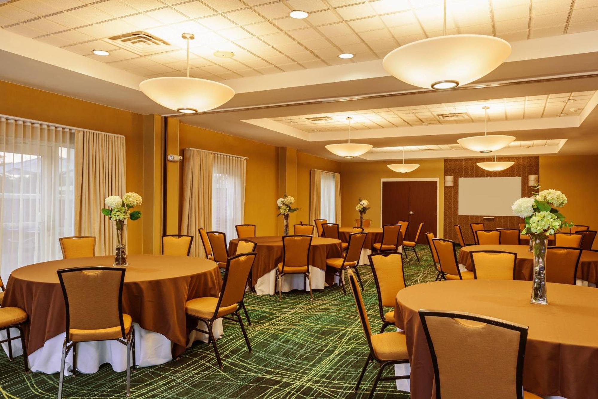 Springhill Suites Charlotte Lake Norman/Mooresville Exterior photo